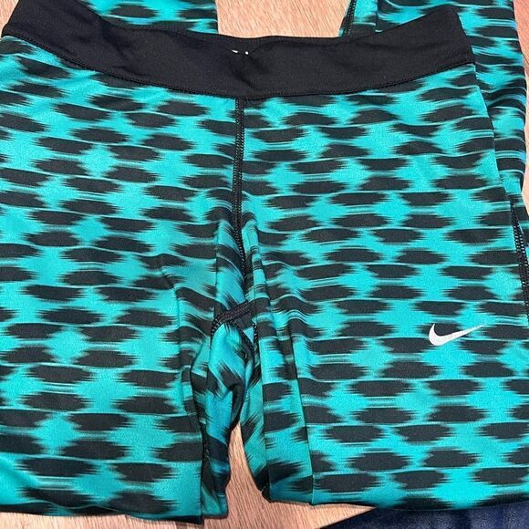 Nike Dryfit Running Capri Leggings - Run Fast Live Fearless XS - Picture 4 of 6